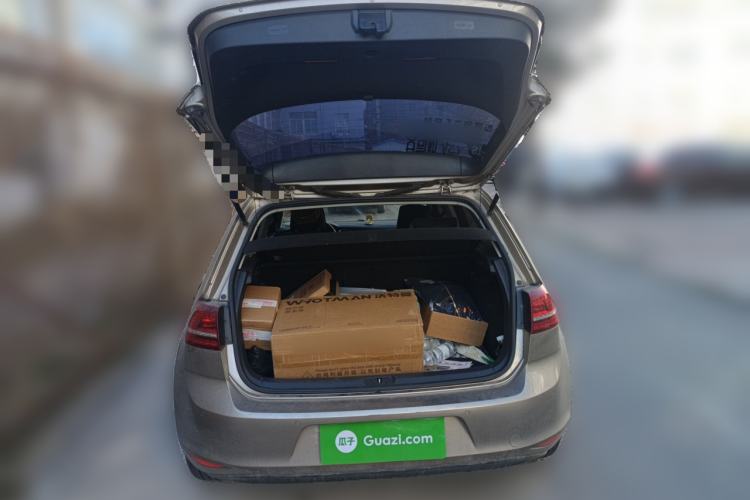 Used Volkswagen Golf 2017 1.6L Automatic Comfort Million-Vehicle Anniversary Edition
