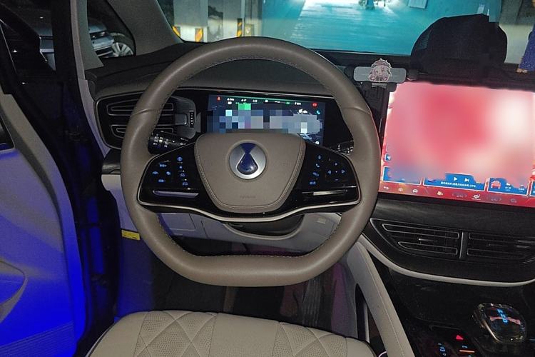 Used Denza D9 2022 DM-i 945 Luxury Model
