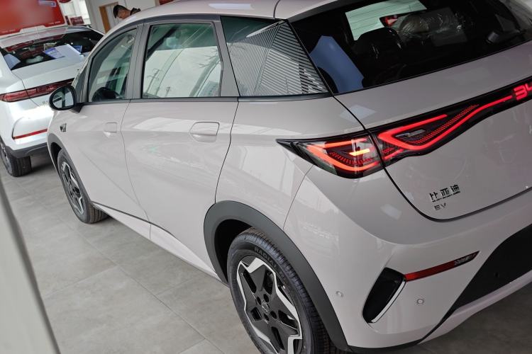 Used BYD Dolphin 2025 Smart Drive Version 420 km Freedom Edition