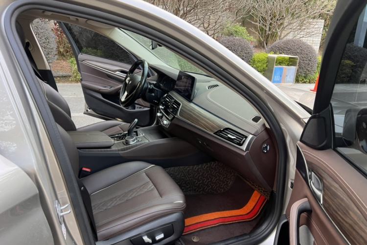 Used BMW 5 Series New Energy 2021 535Le Luxury Package
