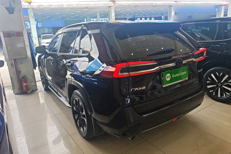 Used Toyota Wildlander 2022 Updated Version 2.0L CVT Two-Wheel Drive Leading Edition