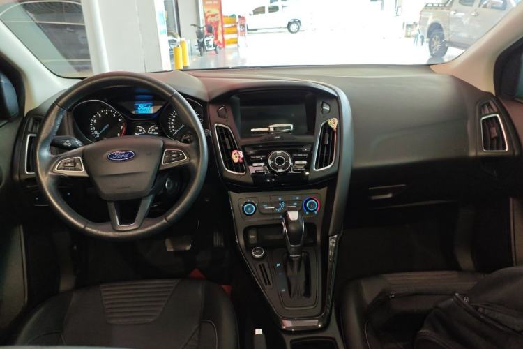 Used Ford Focus 2018 Hatchback Classic 1.6L Automatic Trendy SmartDrive Edition