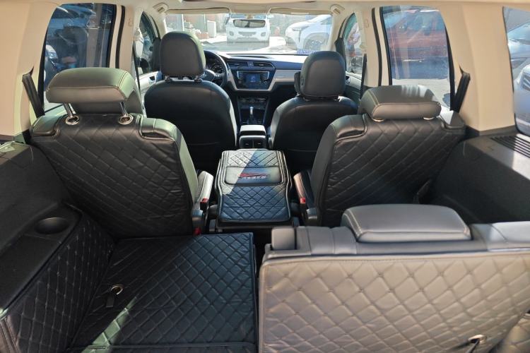 Used Volkswagen Touran 2016 Volkswagen Touran L 280TSI DSG Comfort Edition
