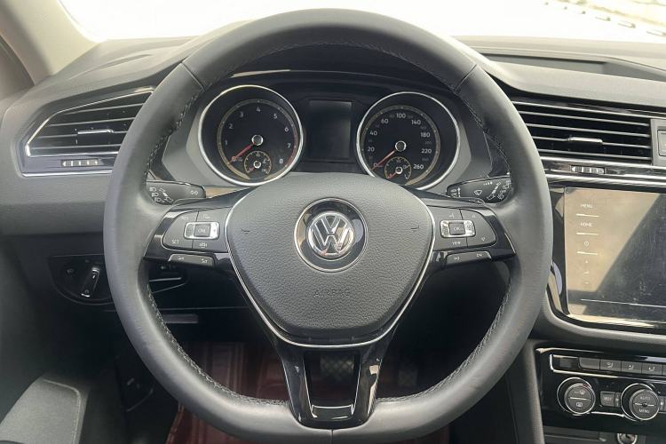 Used Volkswagen Tiguan L 2019 Updated Version 330TSI Automatic Two-Wheel Drive Panoramic Comfort Edition China VI Standard
