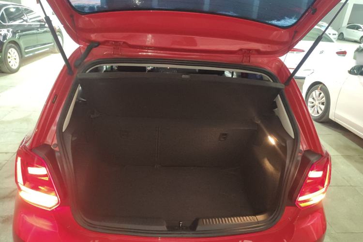 Used Volkswagen Polo 2016 1.6L Automatic Comfort Model
