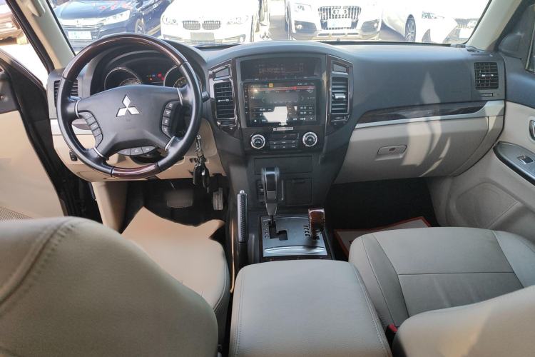 Used Mitsubishi Pajero 2018 V97 3.8L 5-Door GLS Sunroof – Middle East