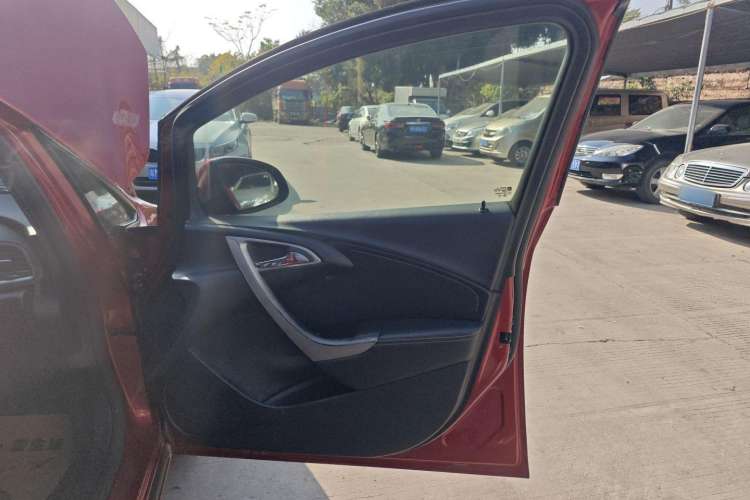 Used Buick GT 2014 XT 1.6L Automatic Fashion Edition
