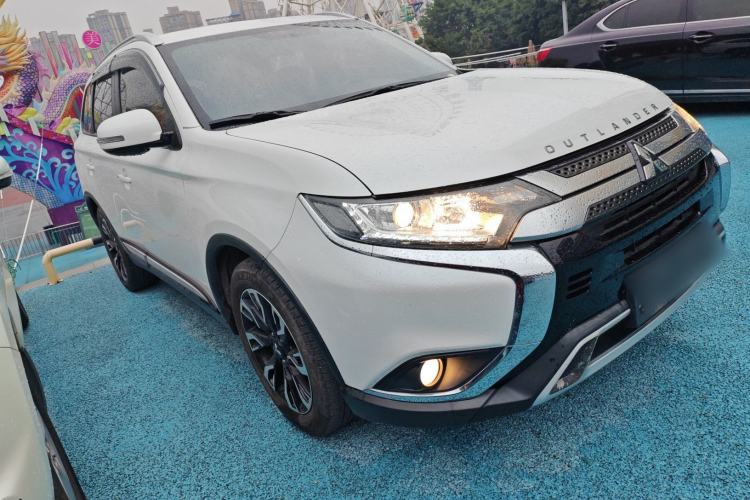 Used Mitsubishi Outlander 2019 2.0L Two-Wheel Drive Comfort Edition 7-Seater China VI Standard
