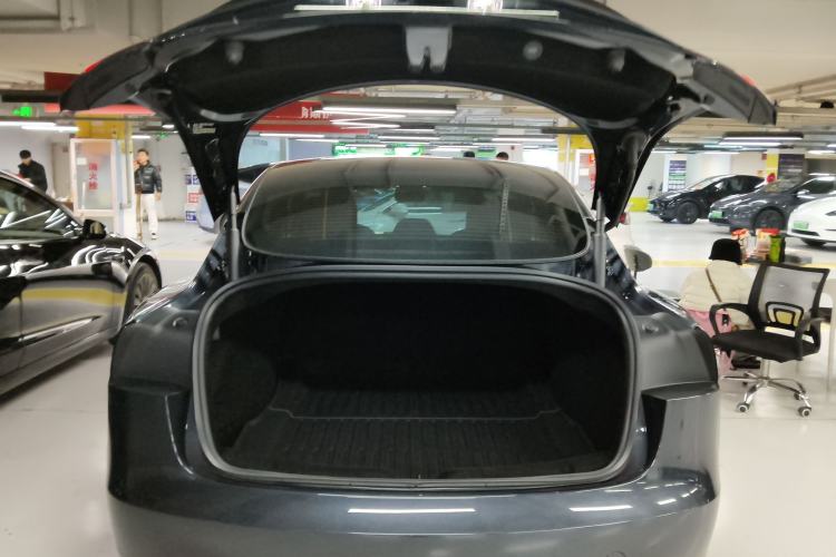 Used Tesla Model 3 2025 Rear-Wheel-Drive Version
