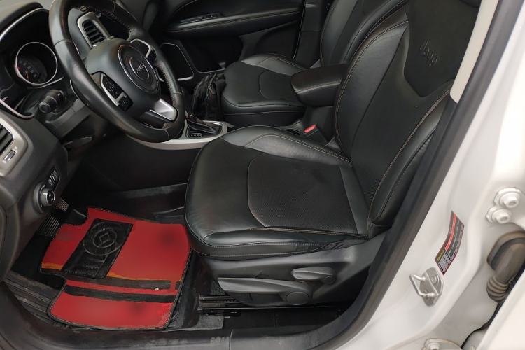 Used  Compass 2017 200T Automatic Family Edition
