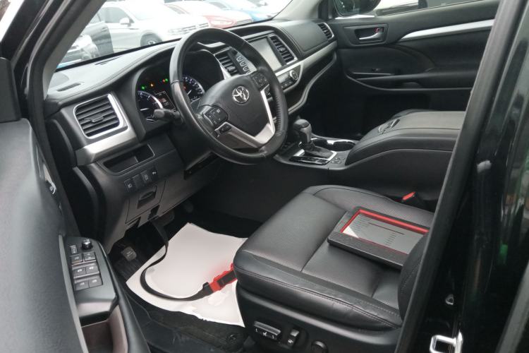 Used Toyota Highlander 2018 2.0T Four-Wheel Drive Luxury Version 7 Seats China VI Standard
