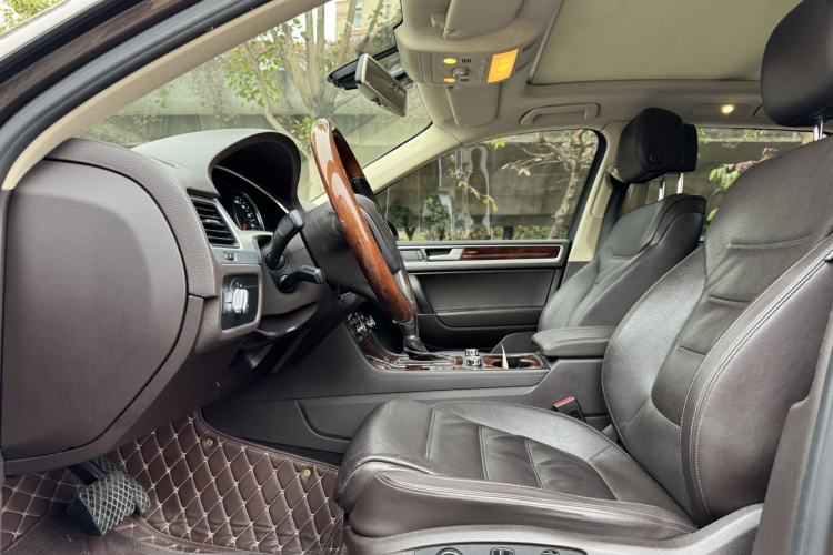 Used Volkswagen Touareg 2015 3.0 TSI Comfort Model