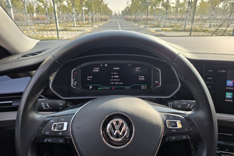 Used Volkswagen Passat 2020 330TSI Luxury Edition China VI
