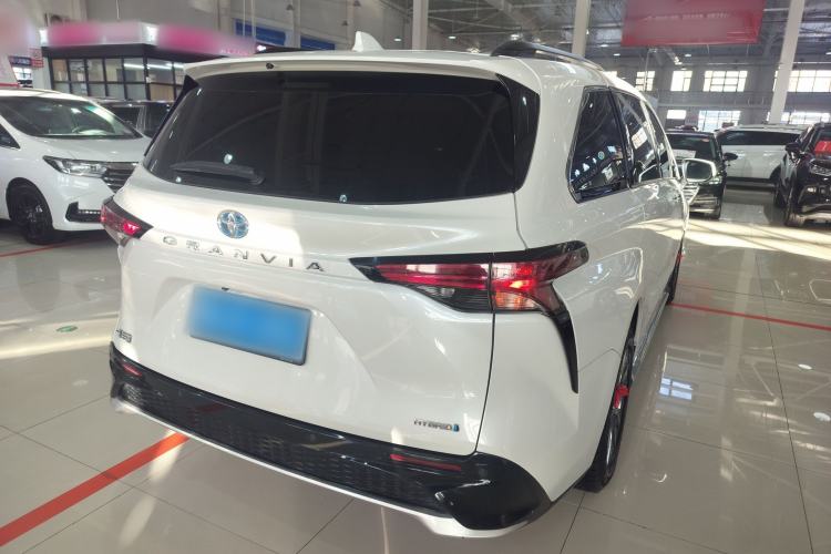 Used Toyota Granvia 2023 2.5L Hybrid Comfort Edition
