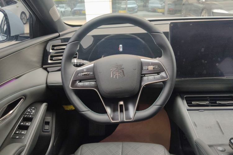 Used BYD Qin L 2024 DM-i 120KM Excellence Model
