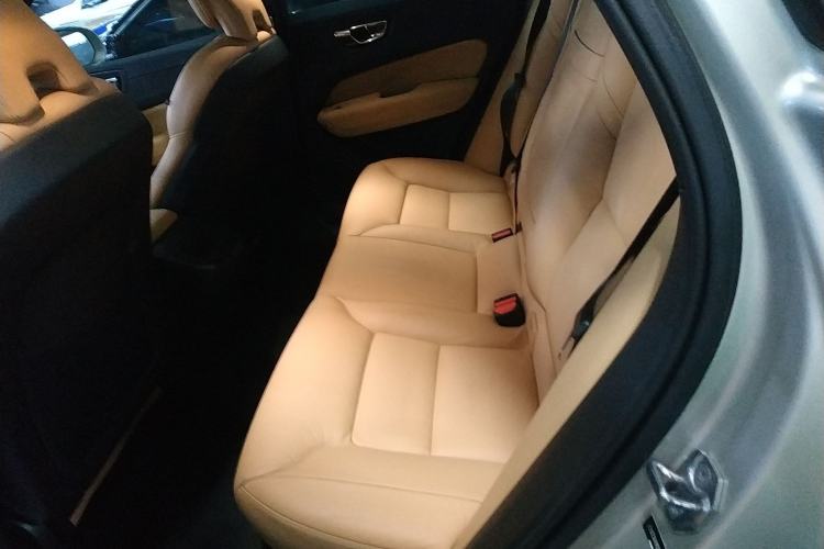 Used Volvo XC60 2019 T5 4x4 Smart Edition China V Standard
