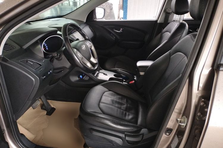 Used Hyundai ix35 2013 2.0L Automatic Two-Wheel Drive Smart GLS China IV Standard
