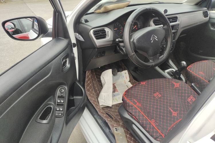 Used Citroen Elysee 2015 Zhishang Edition 1.6L Manual Fashion Model