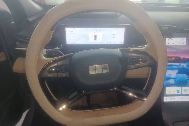 Used  L6 2023 60km PLUS
