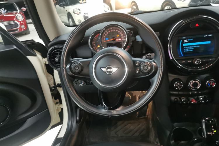 Used  MINI 2019 1.5T ONE
