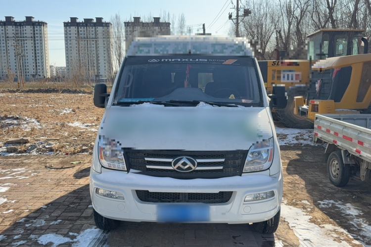 Used SAIC MAXUS Xintu V80 2023 2.0T Manual Classic Aoyuntong Short Wheelbase Mid-Roof 5/6-Seater
