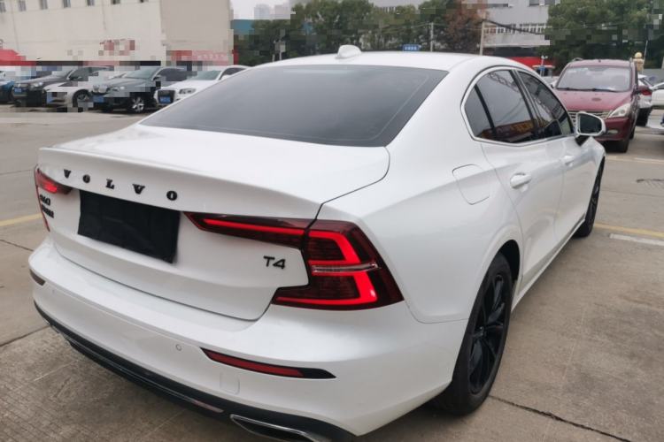 Used Volvo S60 2021 T4 Zhiyi Luxury Edition
