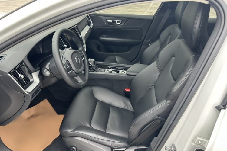 Used Volvo S60 2020 T4 Zhiyi Luxury Edition