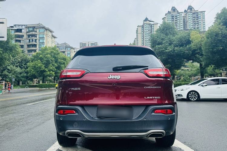 Used  Cherokee 2017 2.4L Leading Edition
