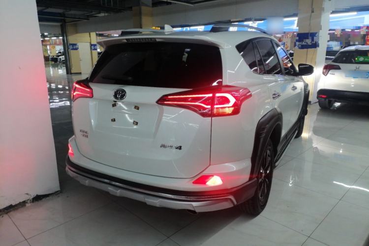 Used Toyota RAV4 2019 2.0L CVT Two-Wheel Drive Fashion X Limited Edition China V Standard