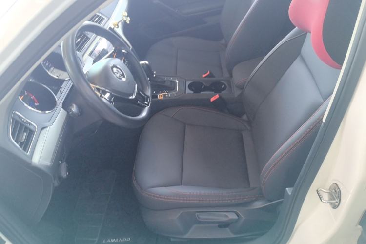 Used Volkswagen Lamando 2015 230TSI DSG Fashion Edition
