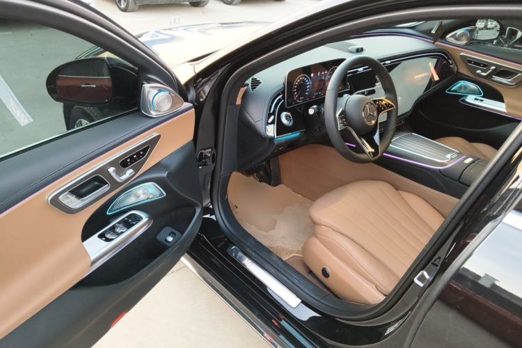 Used Mercedes-Benz E-Class 2025 Facelift E 300 L Luxury Edition
