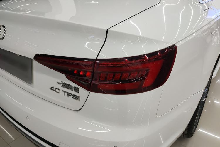 Used Audi A4L 2019 40 TFSI Fashion Edition China VI Emission Standard
