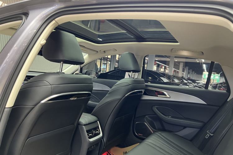 Used Hongqi H5 2023 2.0T Automatic Smart Connect Flagship Edition
