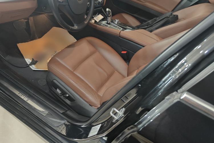 Used BMW 5 Series 2014 520Li Elegant Model
