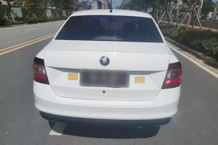 Used Skoda Rapid 2018 1.6L Manual Standard Edition