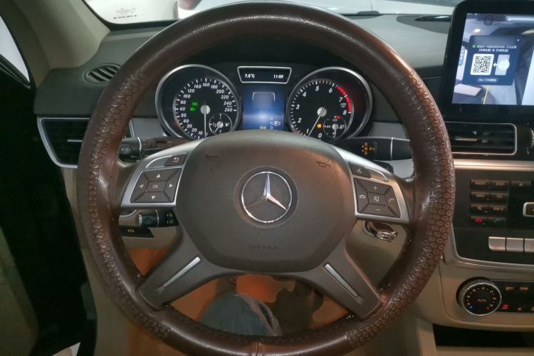 Used Mercedes-Benz M-Class 2015 ML 320 4MATIC
