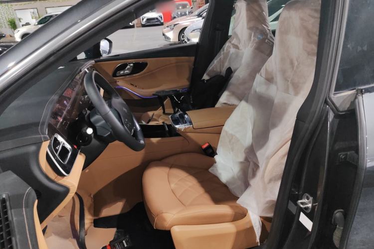 Used  R7 2022 Long-Range Advanced Edition