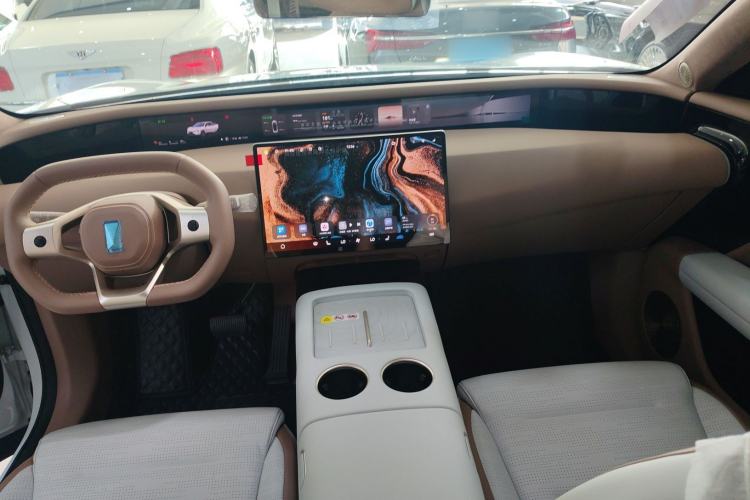 Used  07 2024 Ultra All-Electric Four-Wheel Drive