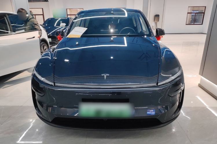 Used Tesla Model Y 2025 Long-Range All-Wheel-Drive Version