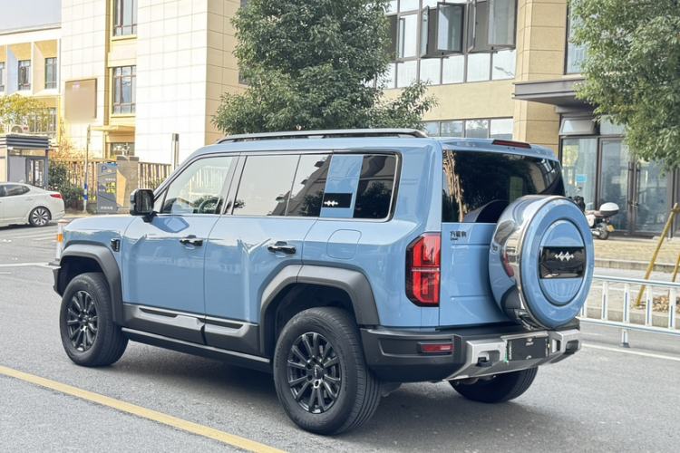 Used  Leopard 5 2023 Navigator Edition
