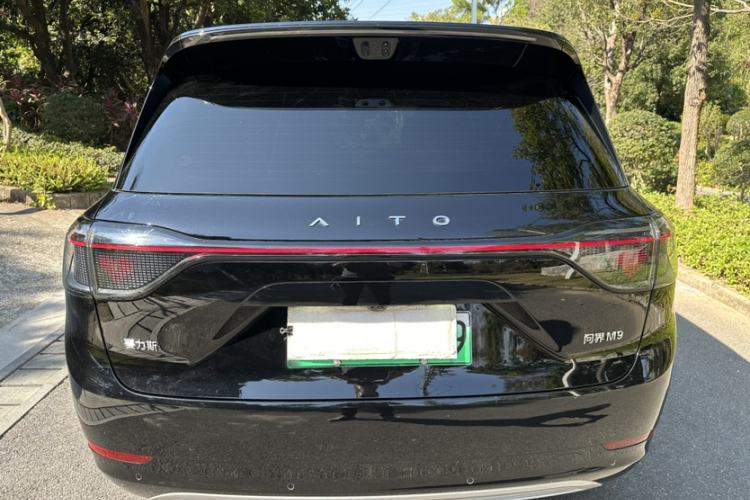 Used Hima AITO M9 2025 Extended-Range Ultra Version 52 kWh 6-Seater
