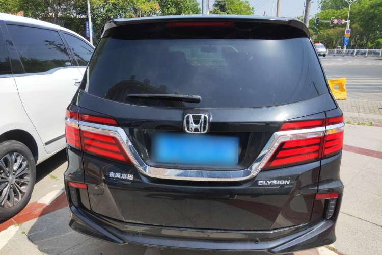 Used Honda Elysion 2016 2.4L Luxury Edition
