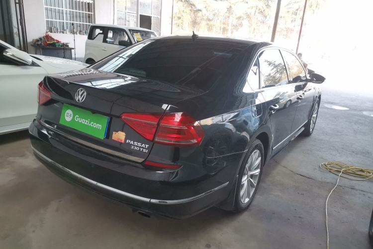 Used Volkswagen Passat 2017 330TSI DSG Luxury Edition
