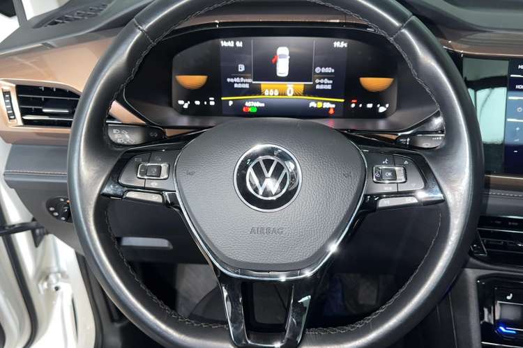 Used Volkswagen Tharu 2022 280TSI Two-Wheel-Drive Luxury Edition
