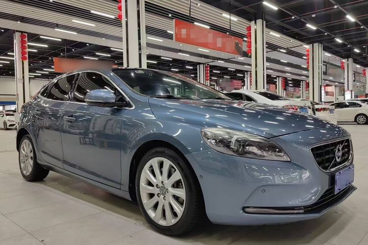 Used Volvo V40 2014 2.0T Zhiya Edition

