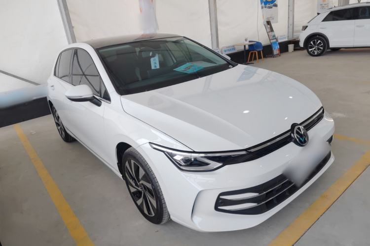 Used Volkswagen Golf 2025 Facelifted 300TSI Pro
