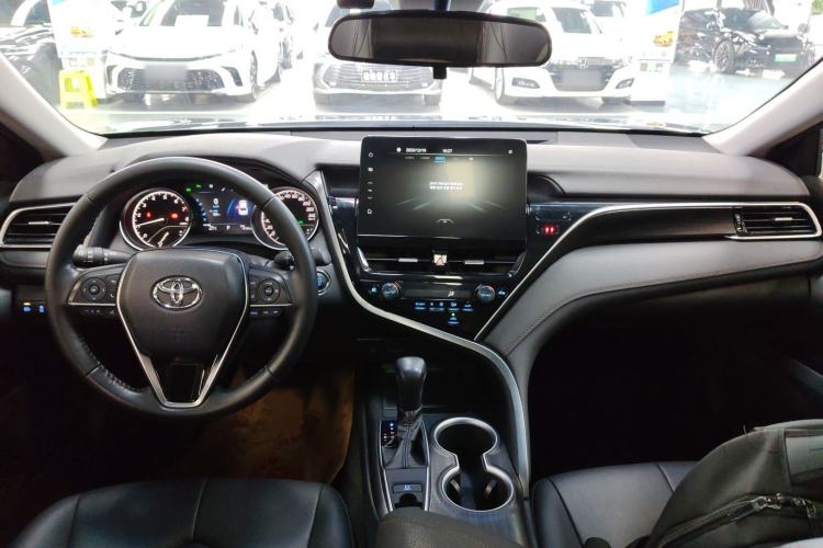 Used Toyota Camry 2023 2.0G Luxury Edition
