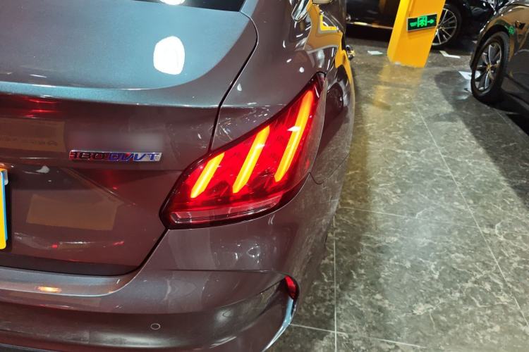 Used MG 5 2023 180 DVVT CVT Luxury Edition
