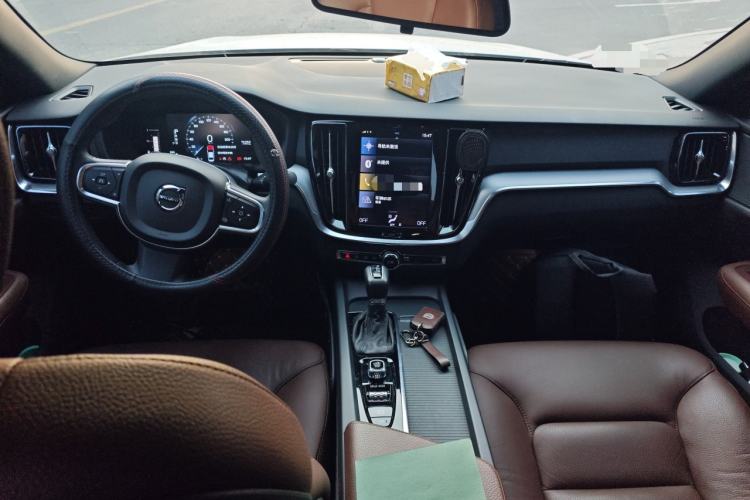 Used Volvo S60 2021 T4 Zhiyi Luxury Edition
