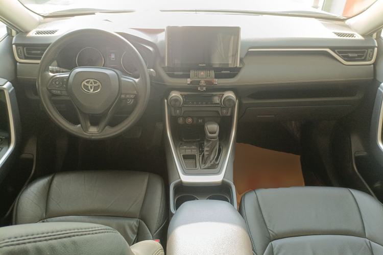 Used Toyota Wildlander 2022 Updated Version 2.0L CVT Two-Wheel Drive Leading Edition
